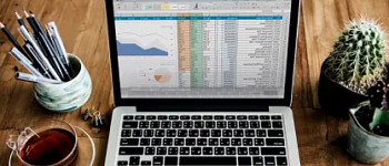 Графики, таблицы, много всего на слайде