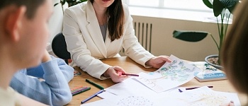 Арт-терапевт